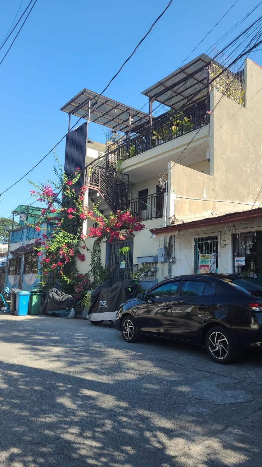 A Suburban Haven, top floor unit with Balcony- at Camarin Caloocan City!! Apartment in Quezon City