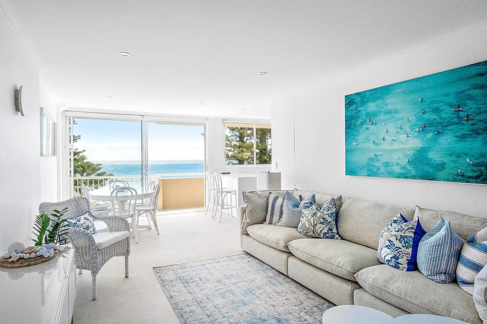 View (from property/room), Living room, Dining area, Sea view, Sunrise, air conditioner