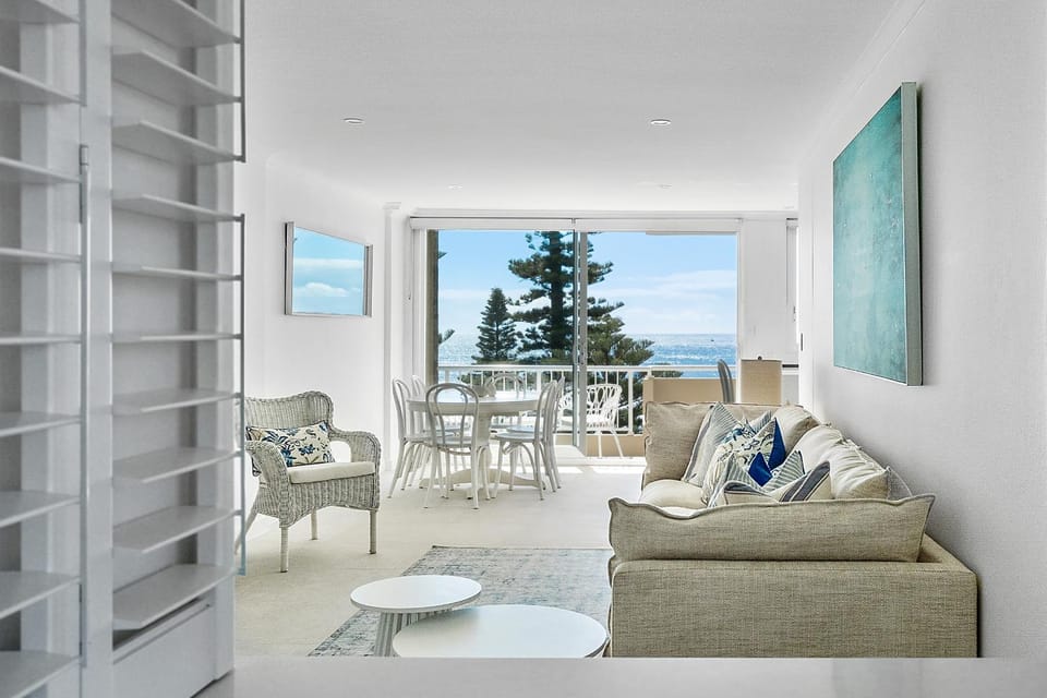 TV and multimedia, View (from property/room), Living room, Dining area, Sea view