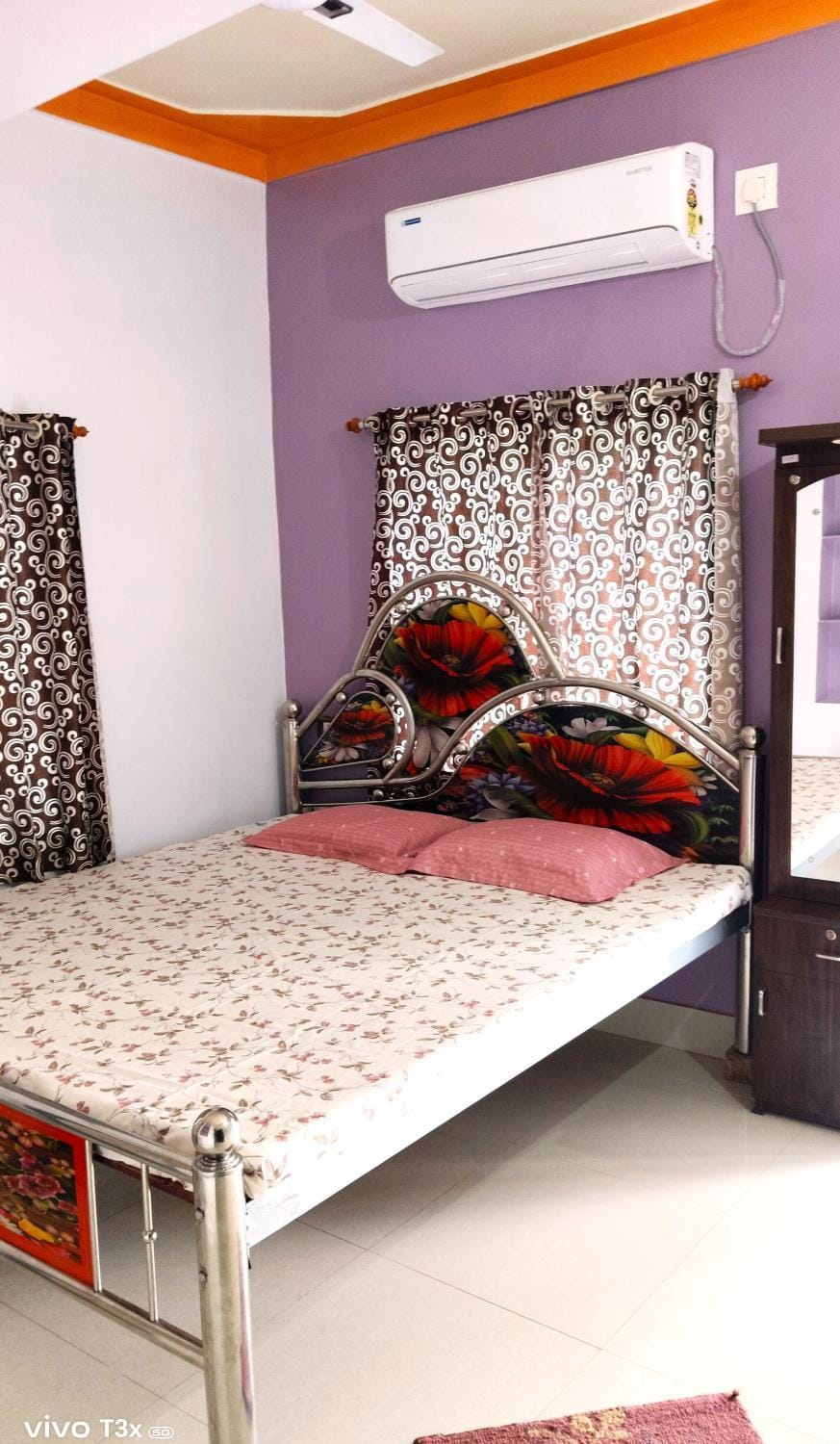 Bed, Photo of the whole room, Bedroom, air conditioner