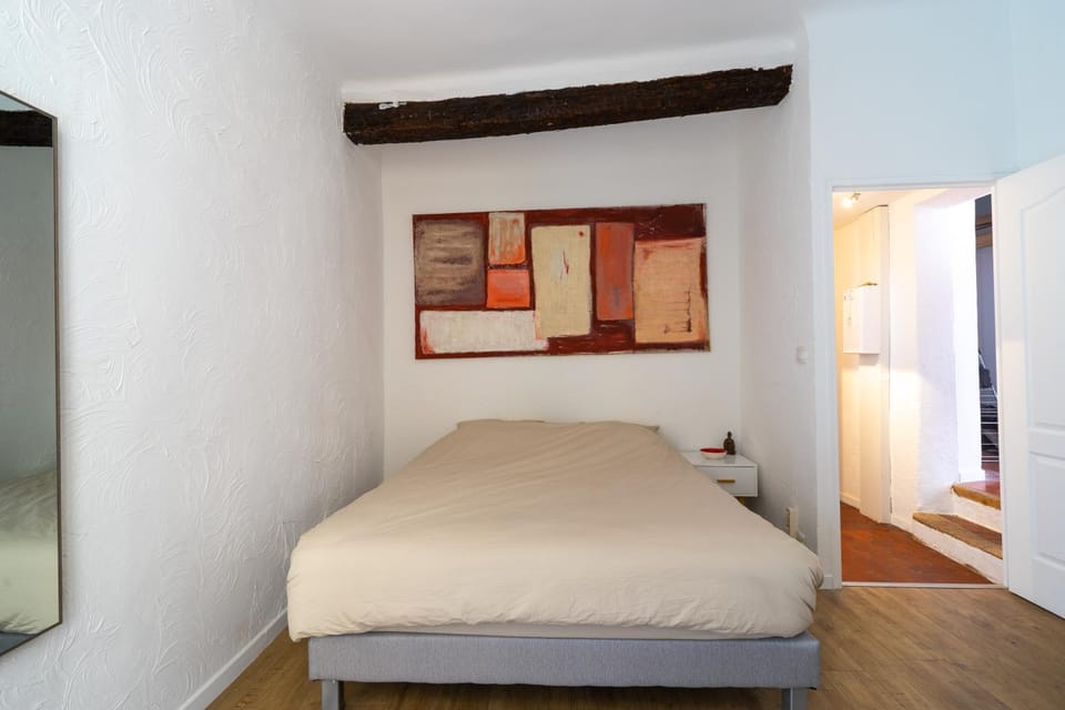Bed, Photo of the whole room, Bedroom, wardrobe