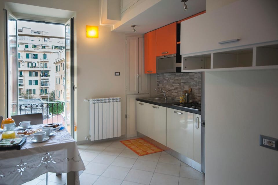 Kitchen or kitchenette, Kitchen or kitchenette, Dining area, stove
