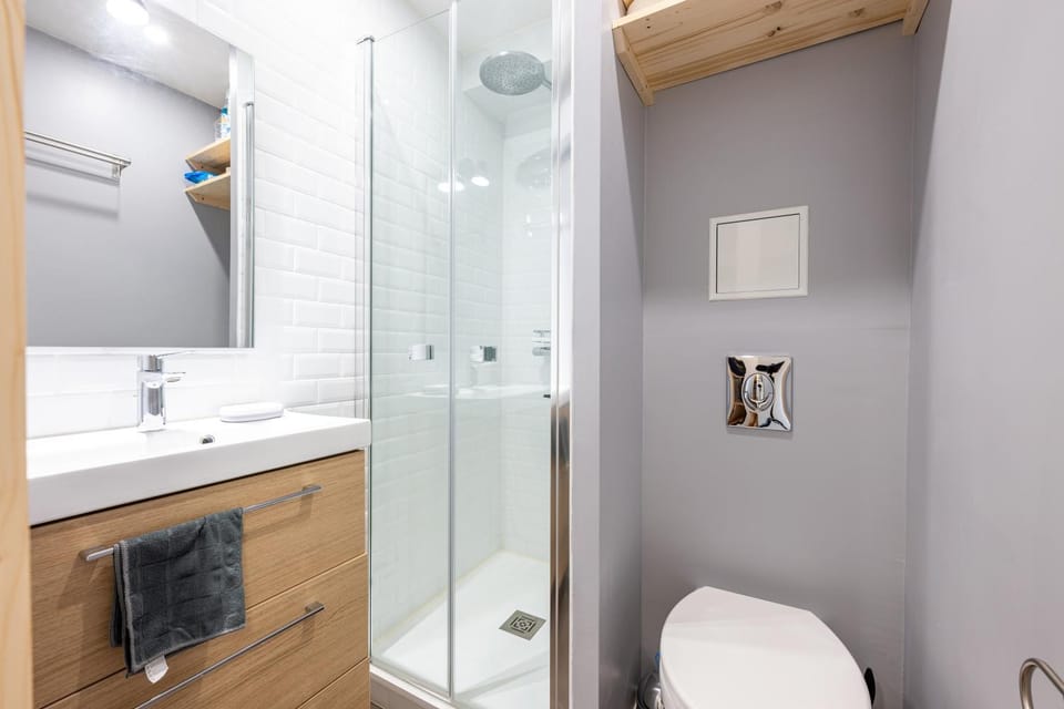 Shower, Toilet, Bathroom