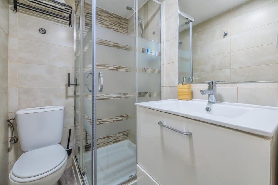 Shower, Toilet, Bathroom