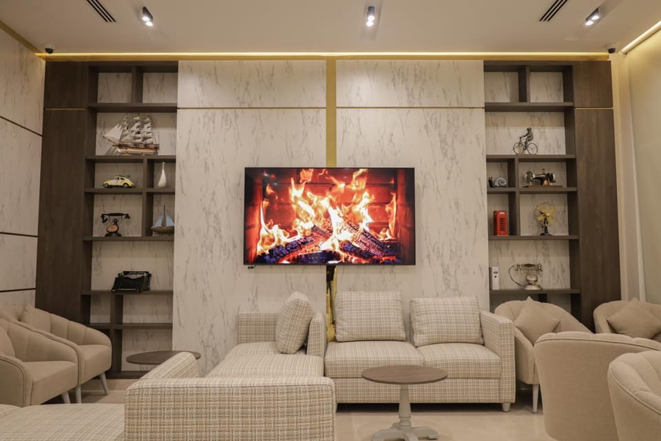 Communal lounge/ TV room