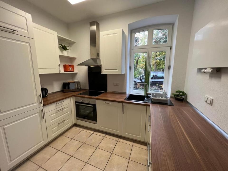 Möblierte Wohnung mit ruhiger Terrasse in bester Lage für Feriengäste und beruflich Reisende AW12A-I Apartment in Lower Saxony, Germany