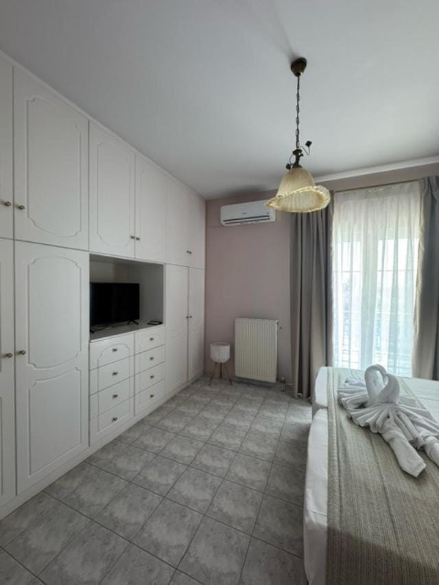 TV and multimedia, Photo of the whole room, Bedroom, wardrobe