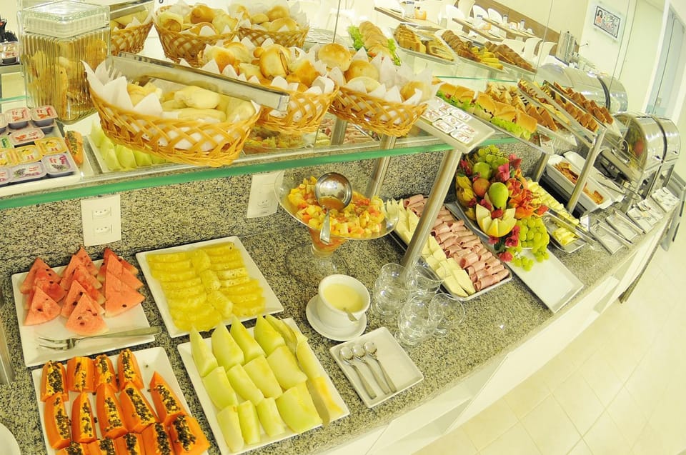 Buffet breakfast, American breakfast