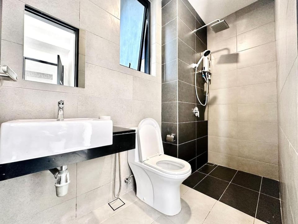 Sea View Condo In Georgetown 10 pax Apartment in George Town