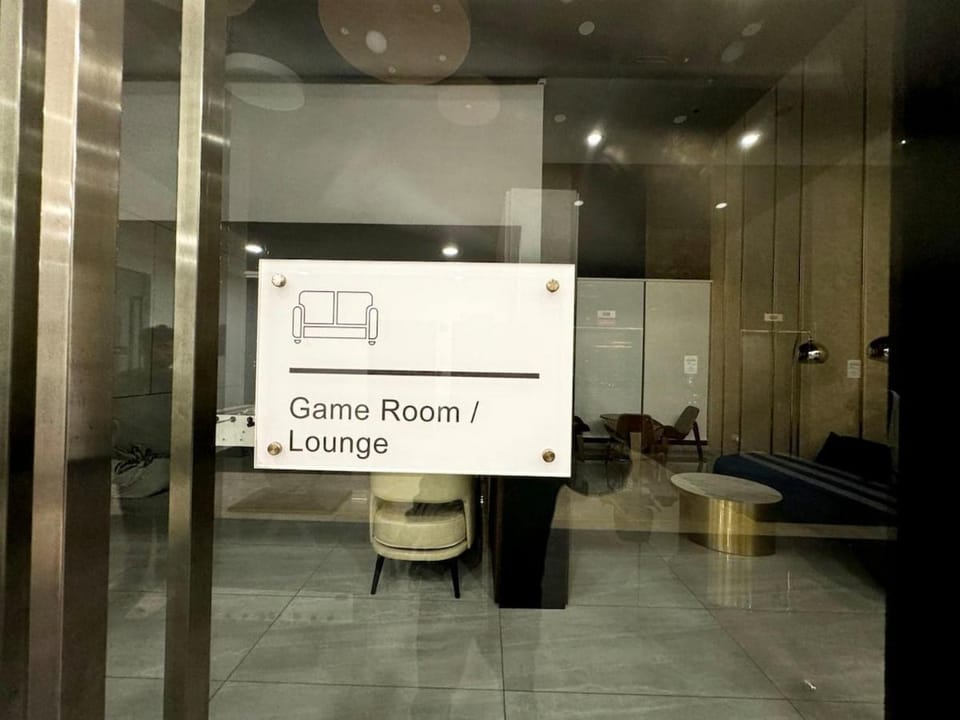 Sea View Condo In Georgetown 10 pax Apartment in George Town