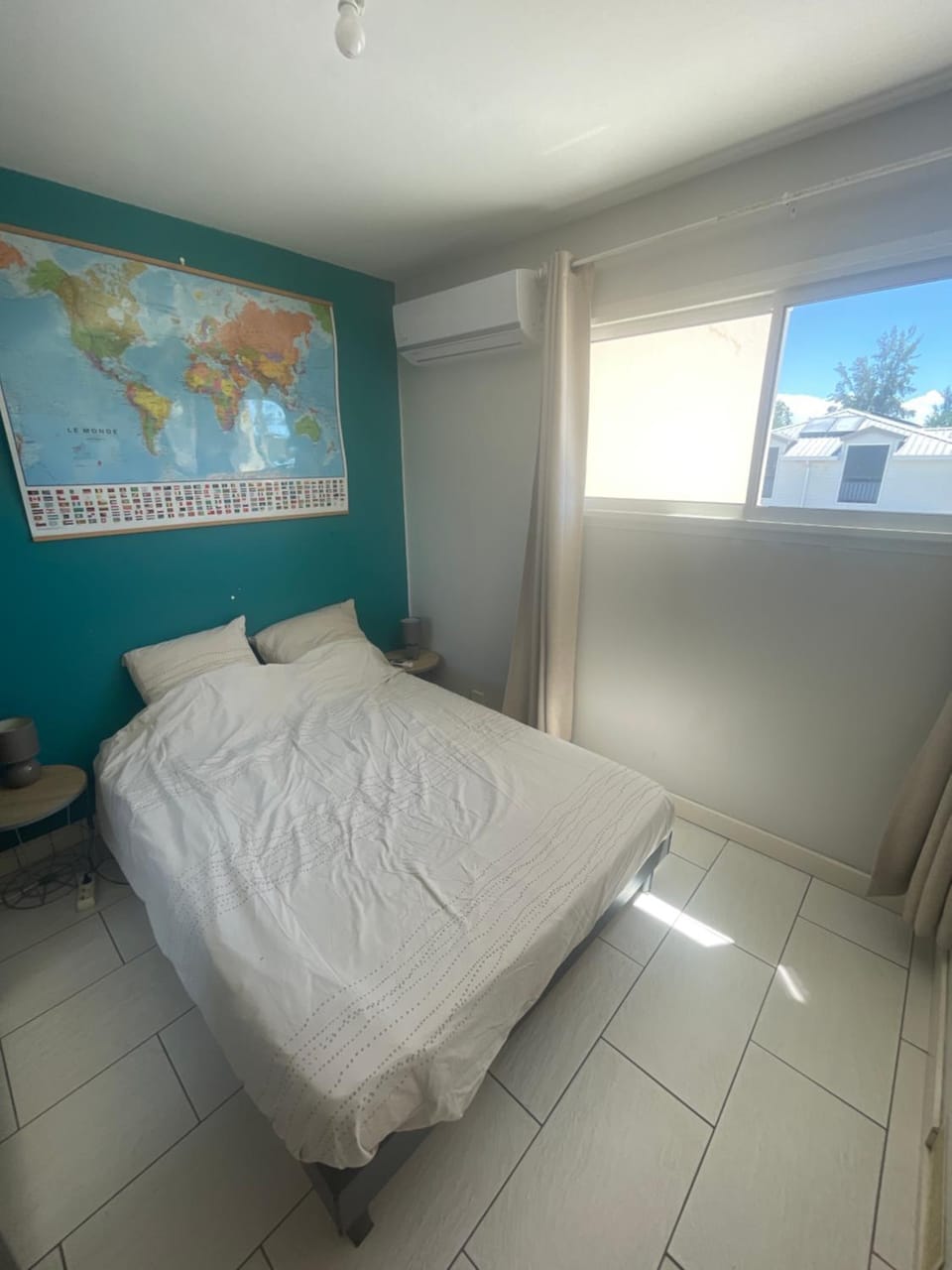Bed, Photo of the whole room, Bedroom, air conditioner