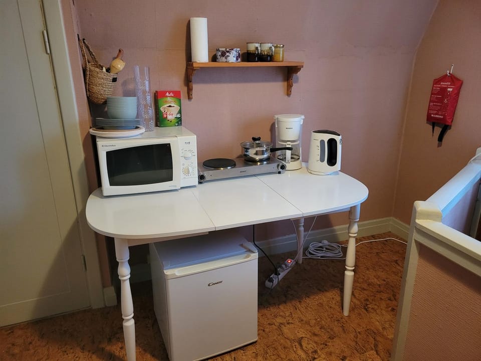 Mysigt rum med lantligt läge i privat bostad med katter Vacation rental in Sweden