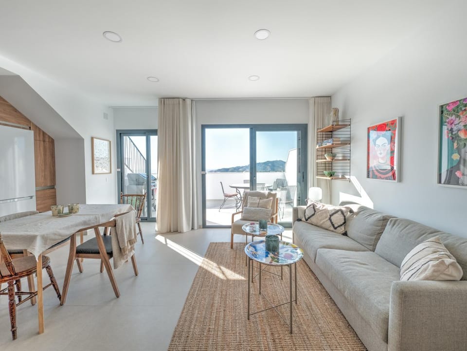 Living room, Seating area, Dining area