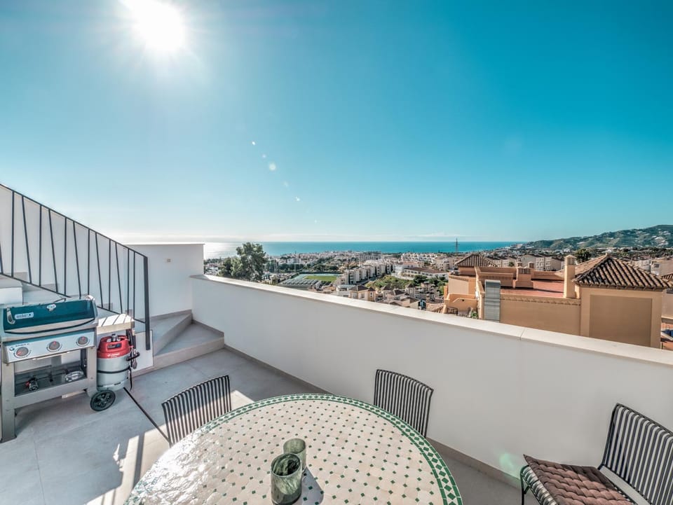 Patio, View (from property/room), Balcony/Terrace, Dining area, Sea view
