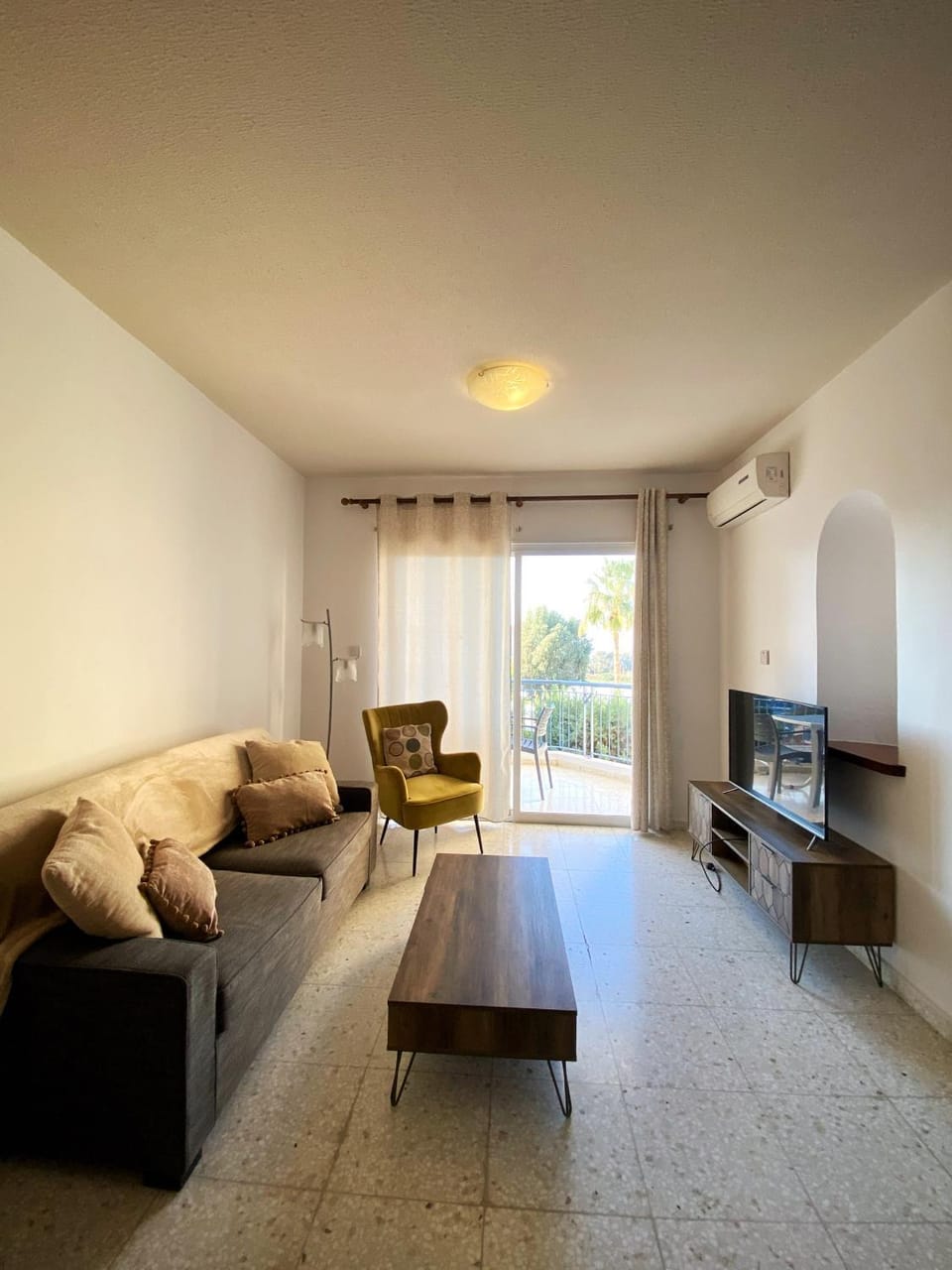 Communal lounge/ TV room, Living room