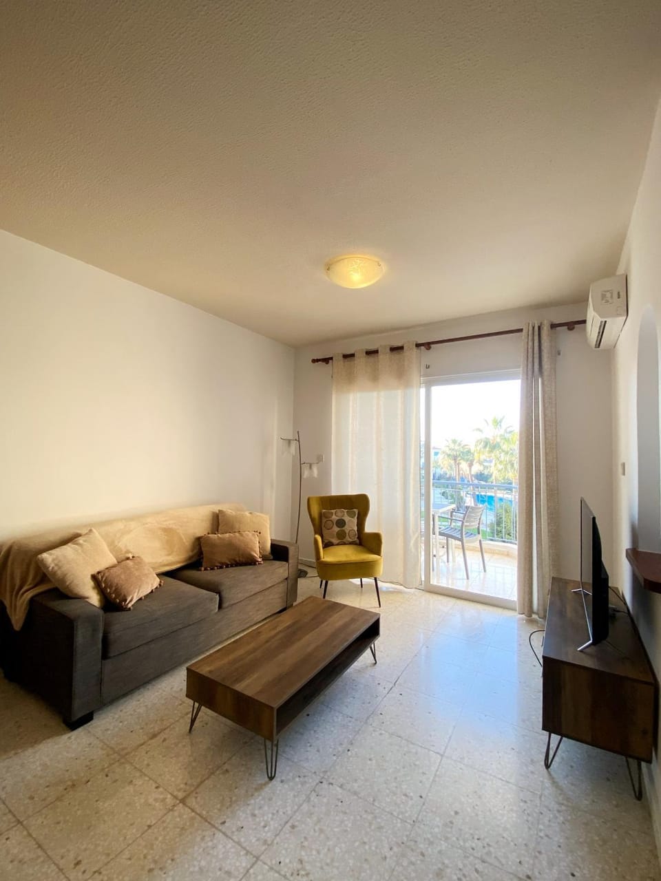 Communal lounge/ TV room, Living room