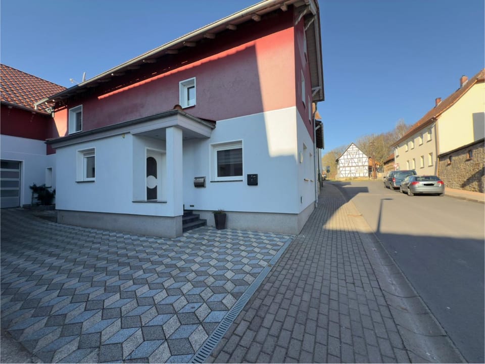 Property building, Day, Location, Parking