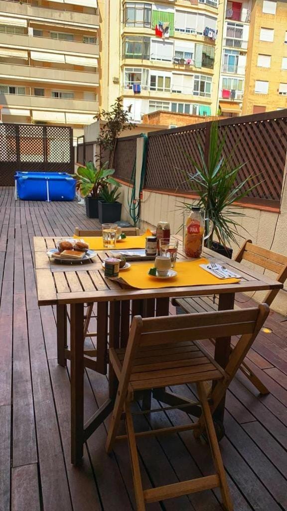Balcony/Terrace, Balcony/Terrace, Swimming pool