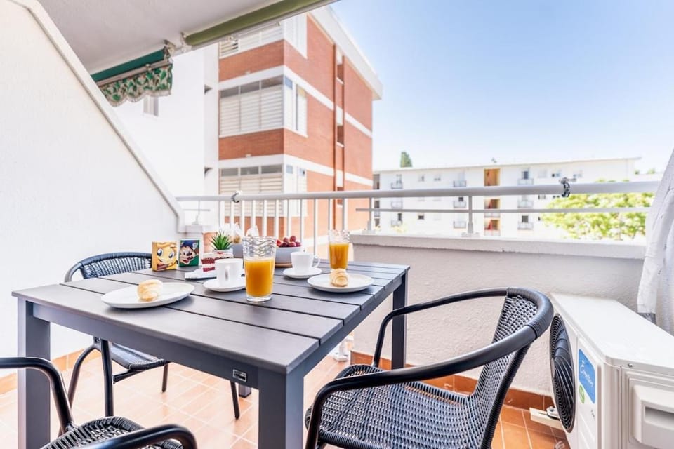 Salou Studio by Beach & Pool - AC - Free Parking Apartment in Salou