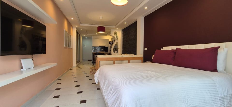Photo of the whole room, Bedroom