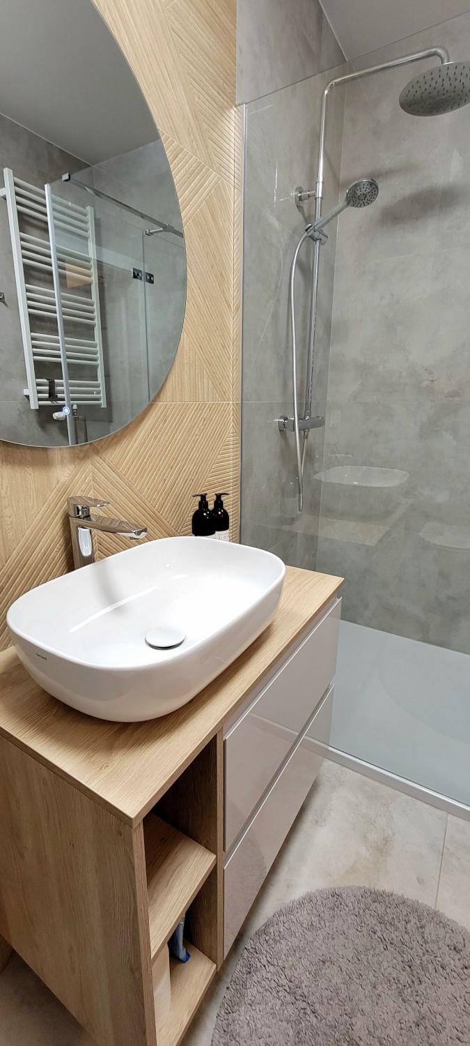 Shower, Bathroom