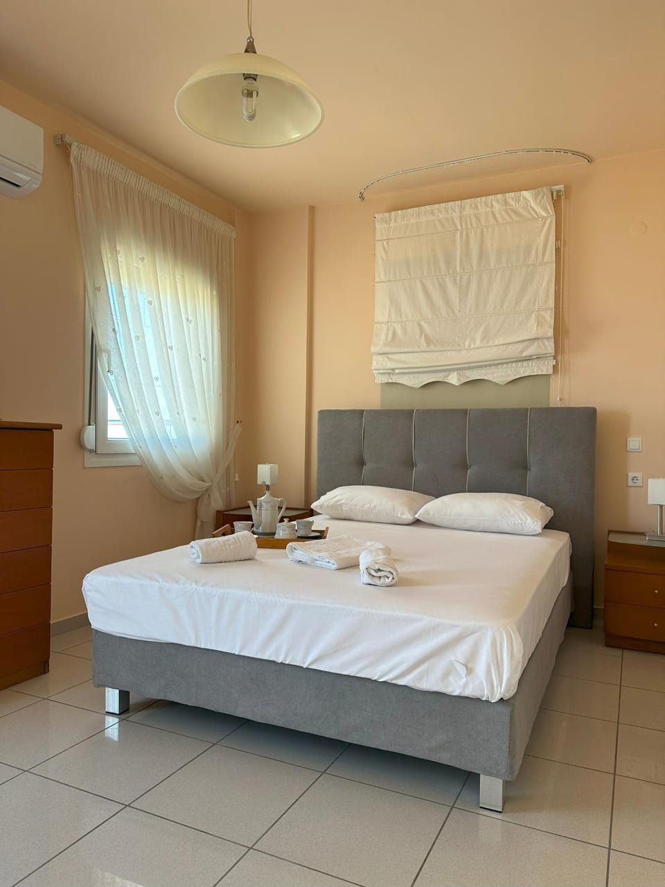 Bed, Photo of the whole room, Bedroom, towels, air conditioner