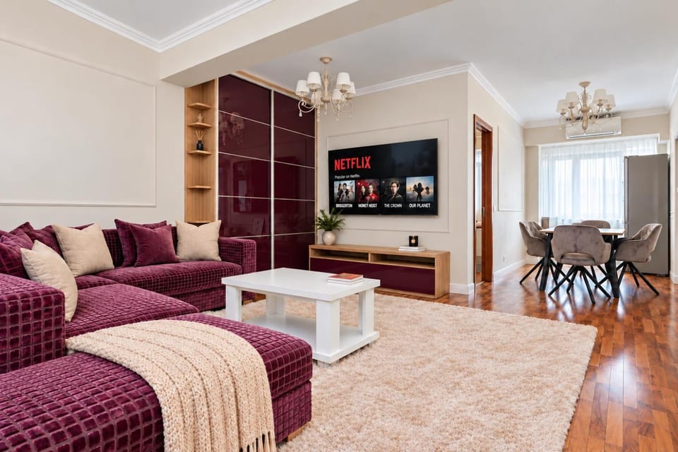 Mid Velvet Apartment, Free Parking, Self Check-in Apartment in Romania