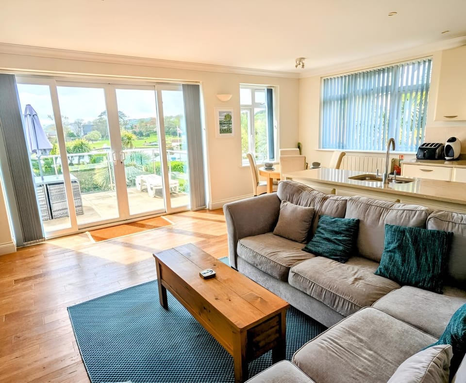 4 Goodrington Lodge Apartment in Paignton