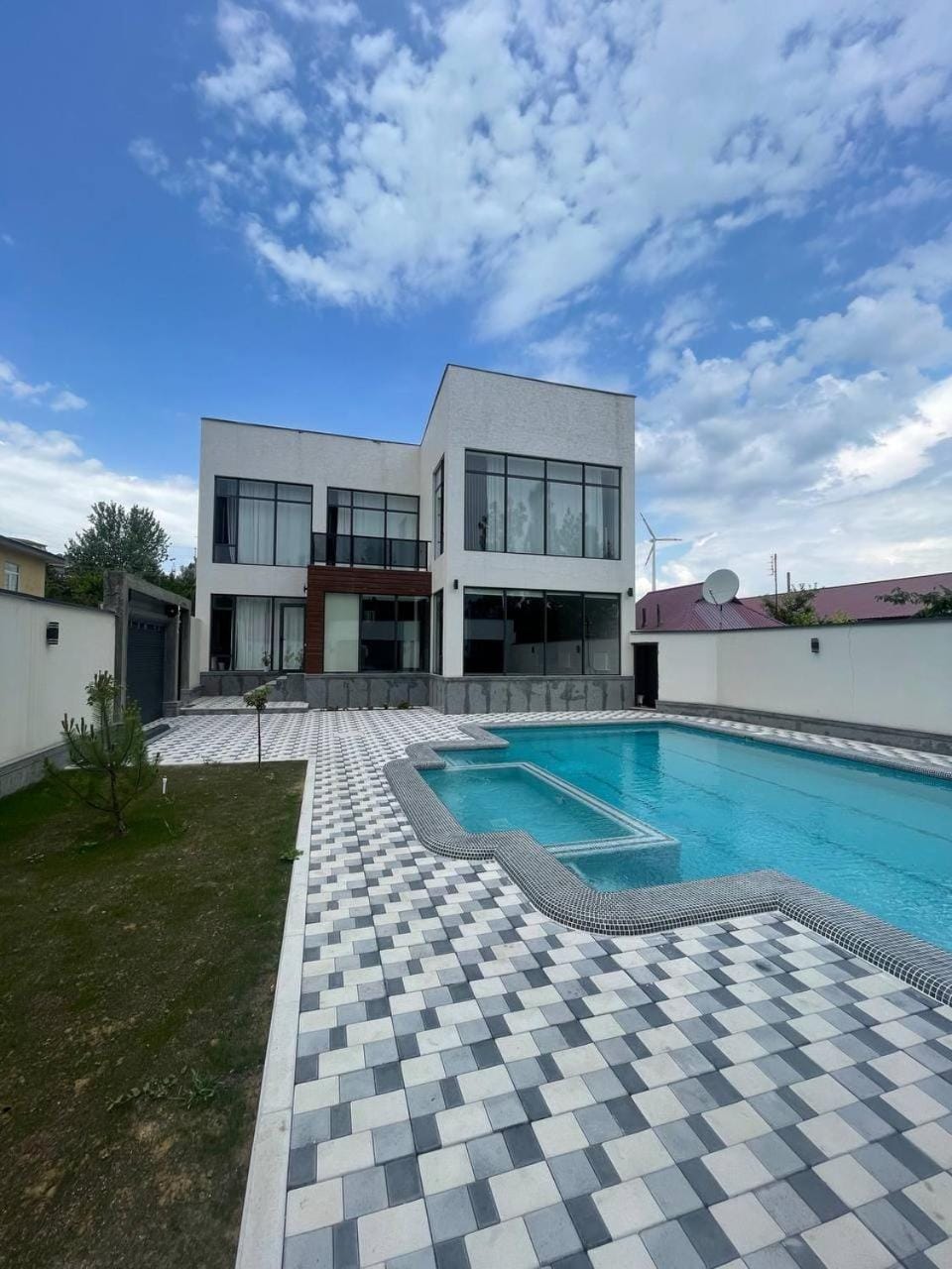 Swimming pool