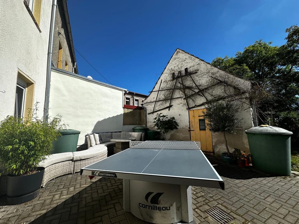 Table tennis