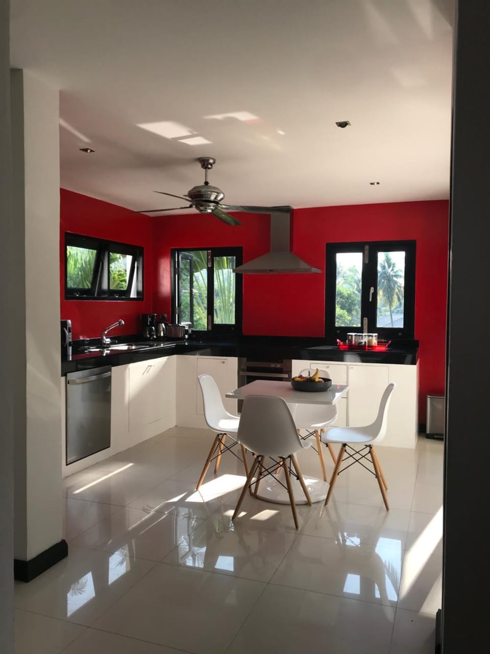 Kitchen or kitchenette, Decorative detail, Dining area