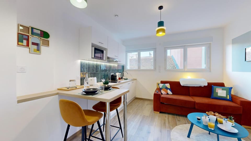 Kitchen or kitchenette, Living room, Dining area