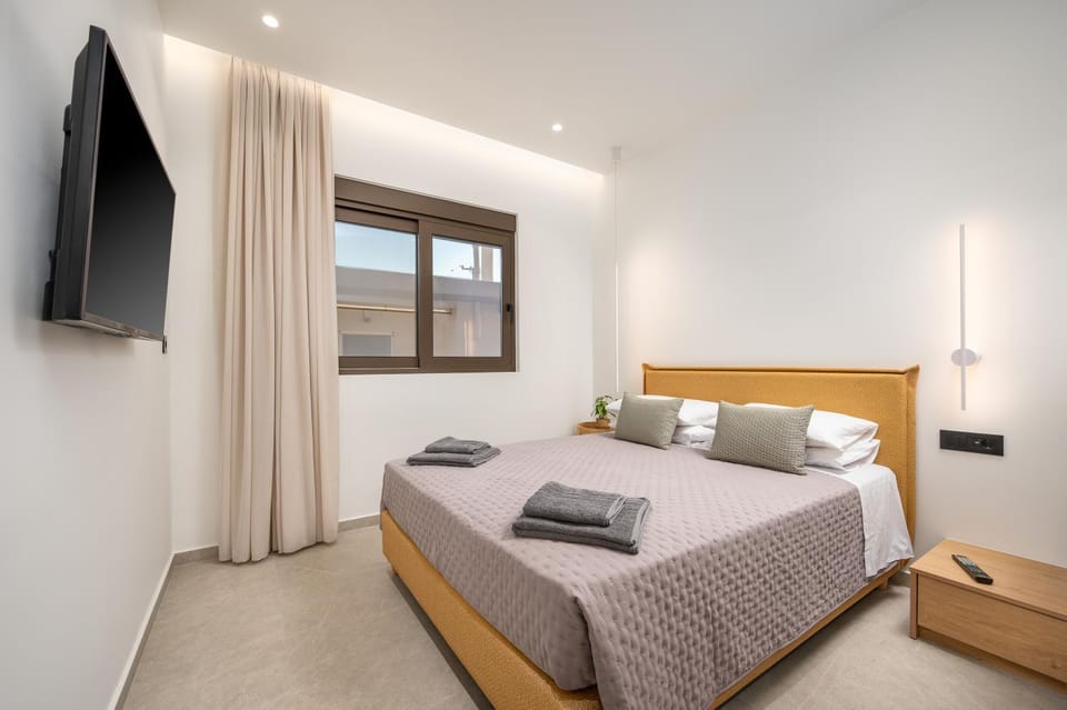 Communal lounge/ TV room, Bed, TV and multimedia, Bedroom, towels