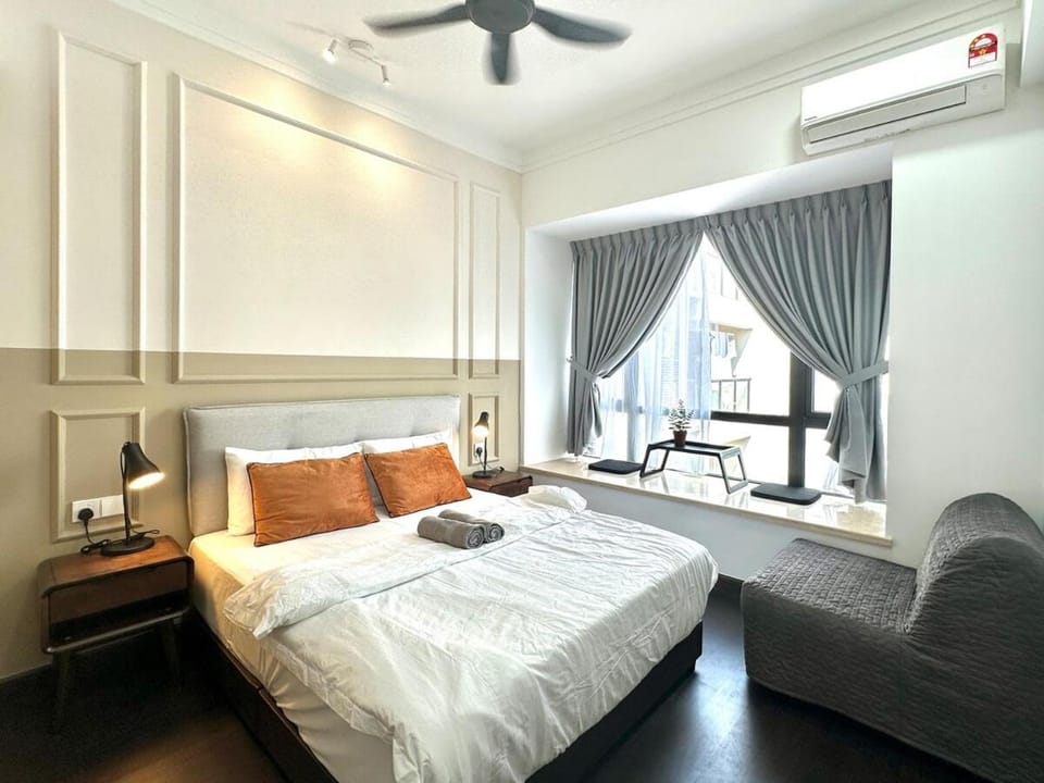 R&F Seaview Suite Walking to CIQ 2B2B Apartment in Johor Bahru