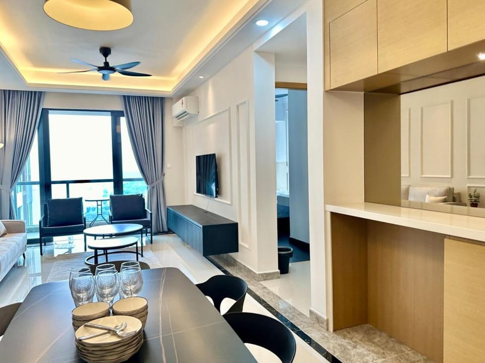 R&F Seaview Suite Walking to CIQ 2B2B Apartment in Johor Bahru