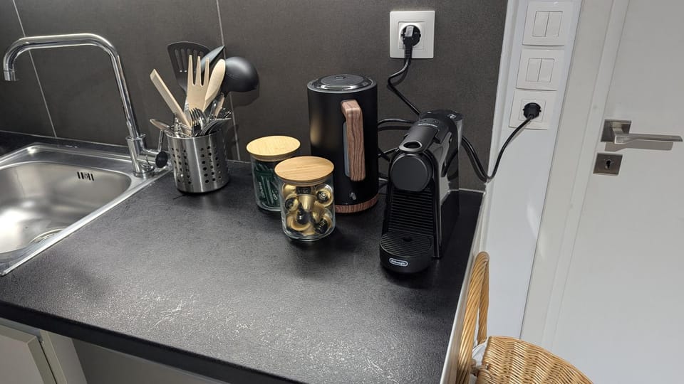 Coffee/tea facilities, Kitchen or kitchenette