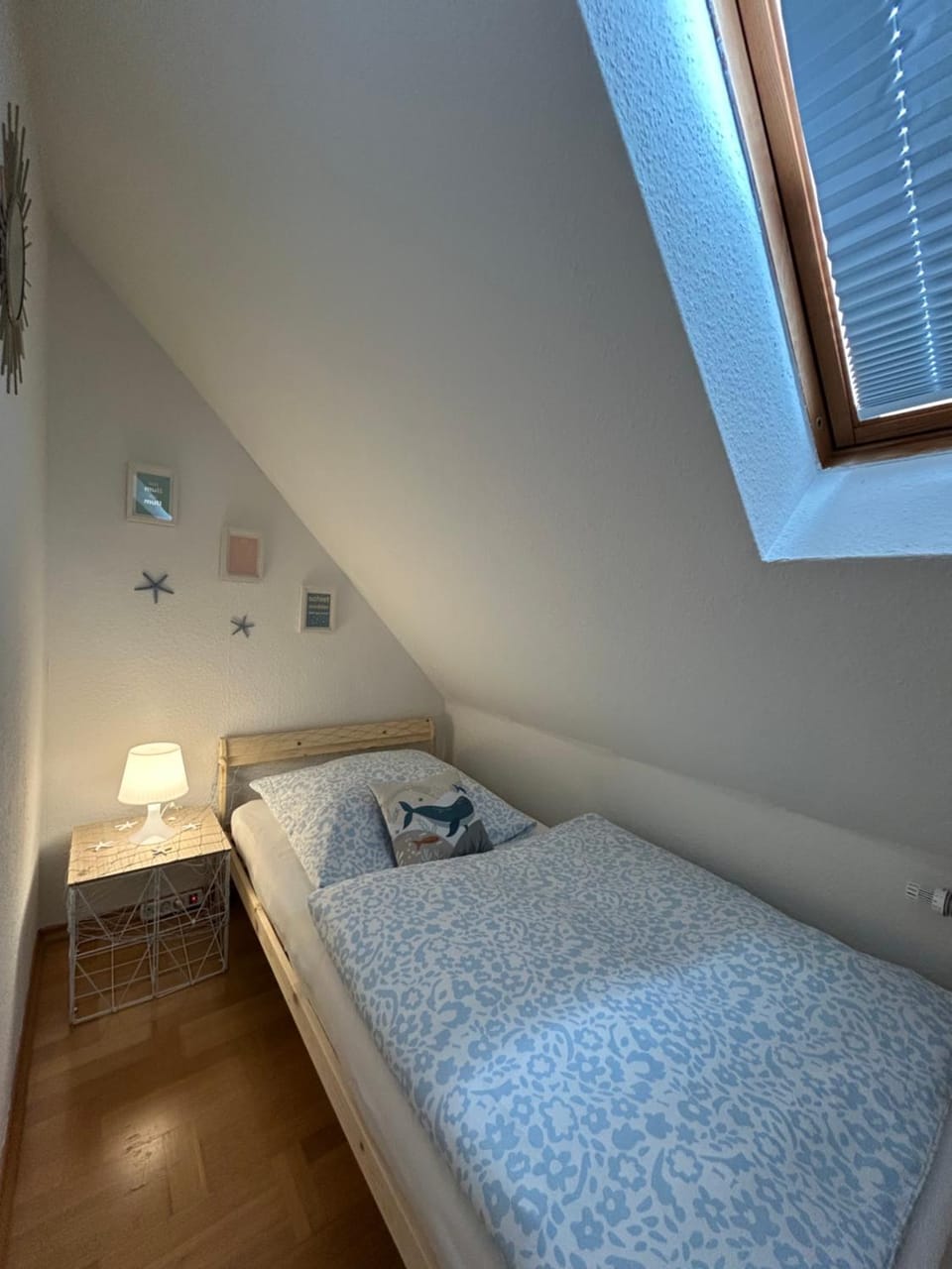 Bed, Game Room, Photo of the whole room, Bedroom