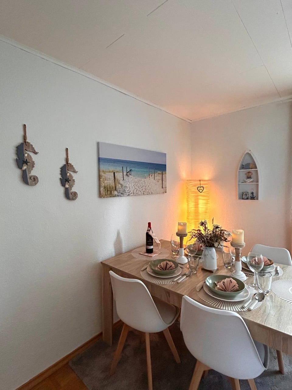 Food and drinks, Decorative detail, Dining area, Food