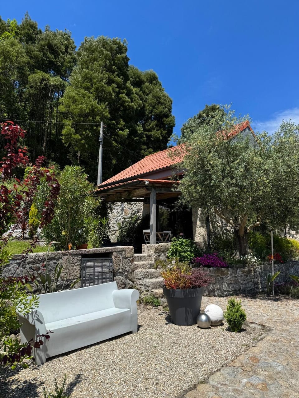 Property building, Spring, Day, Garden, Garden view