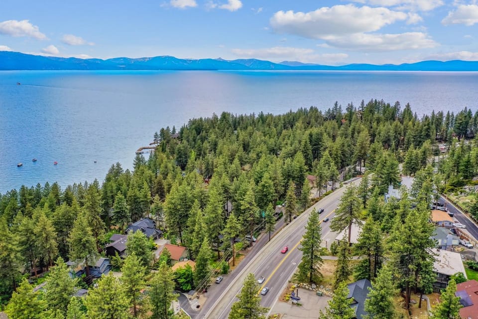 Nearby landmark, Neighbourhood, Natural landscape