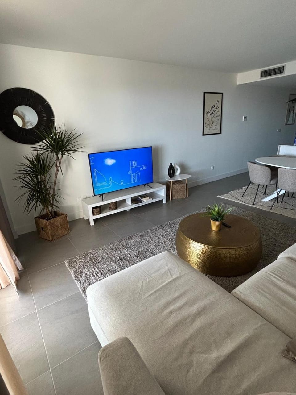 Communal lounge/ TV room, Living room
