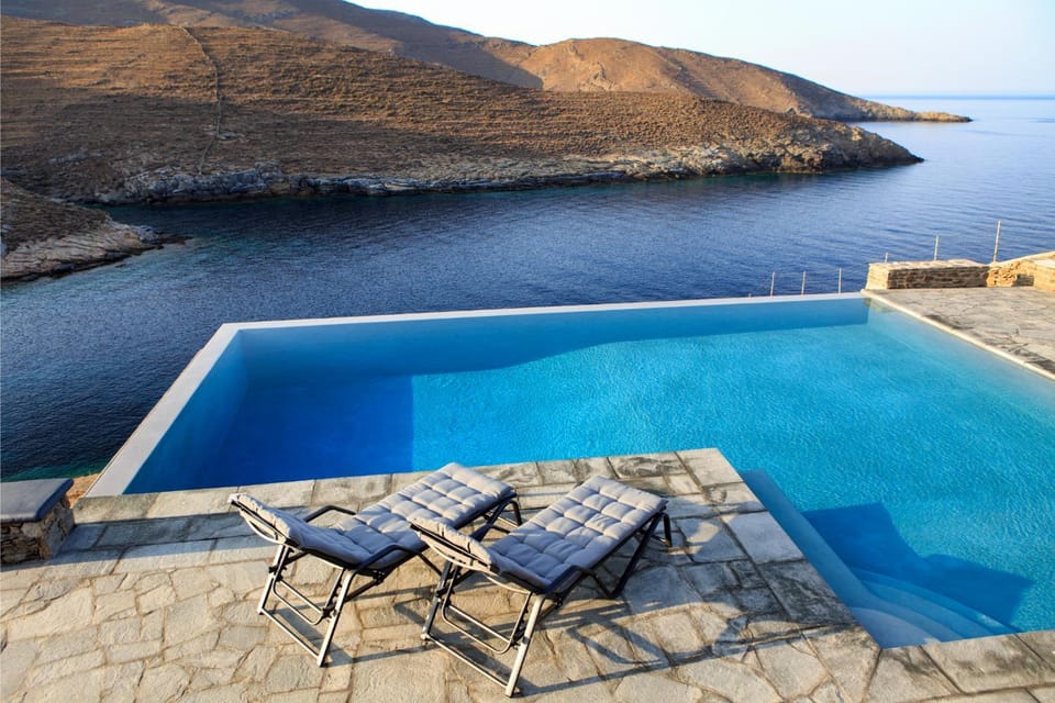 Patio, Day, Mountain view, Pool view, Sea view, Swimming pool, sunbed