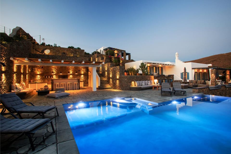 Property building, Patio, Pool view, Swimming pool, sunbed