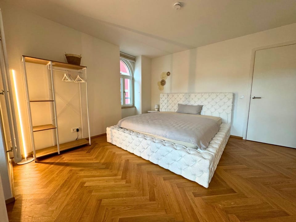 Bed, Photo of the whole room, Bedroom, wardrobe