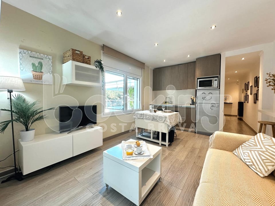 Kitchen or kitchenette, Living room, Seating area, Dining area, stove