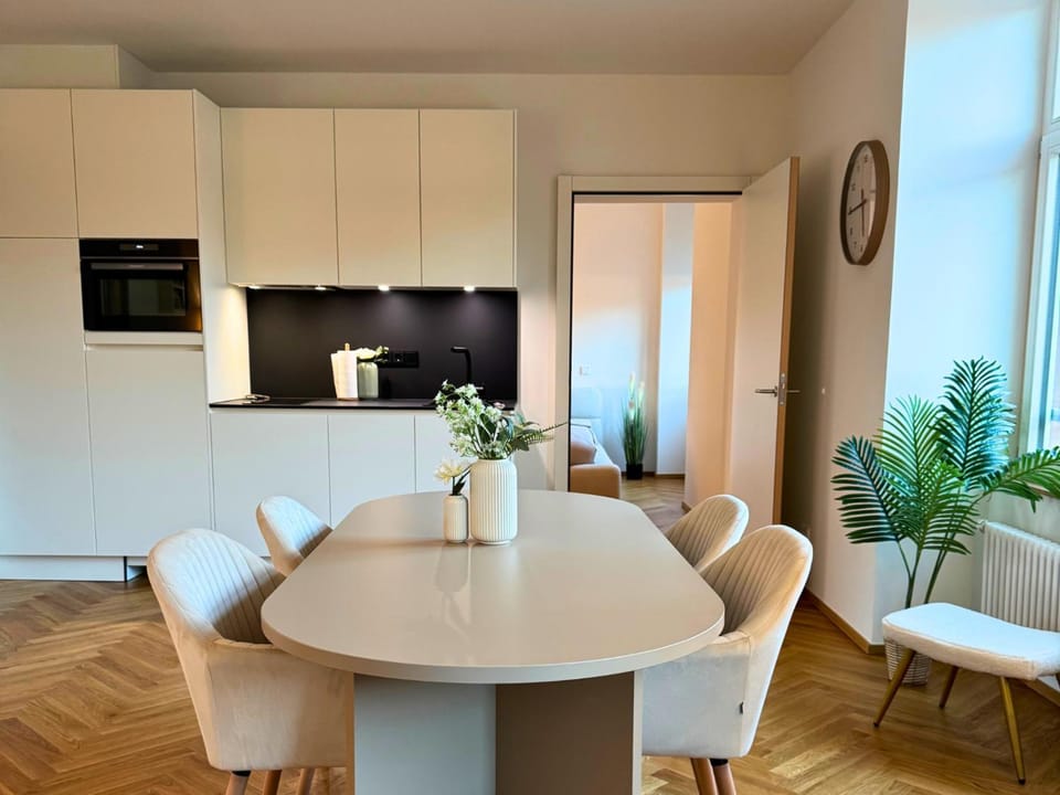 Kitchen or kitchenette, Living room, Dining area, oven, stove