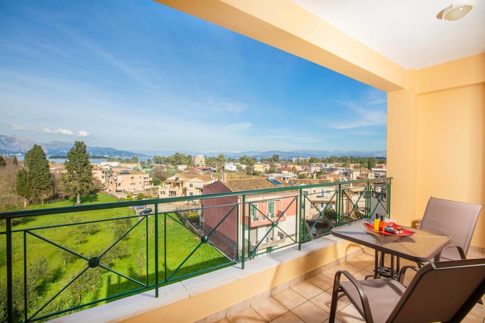 Natural landscape, View (from property/room), Balcony/Terrace