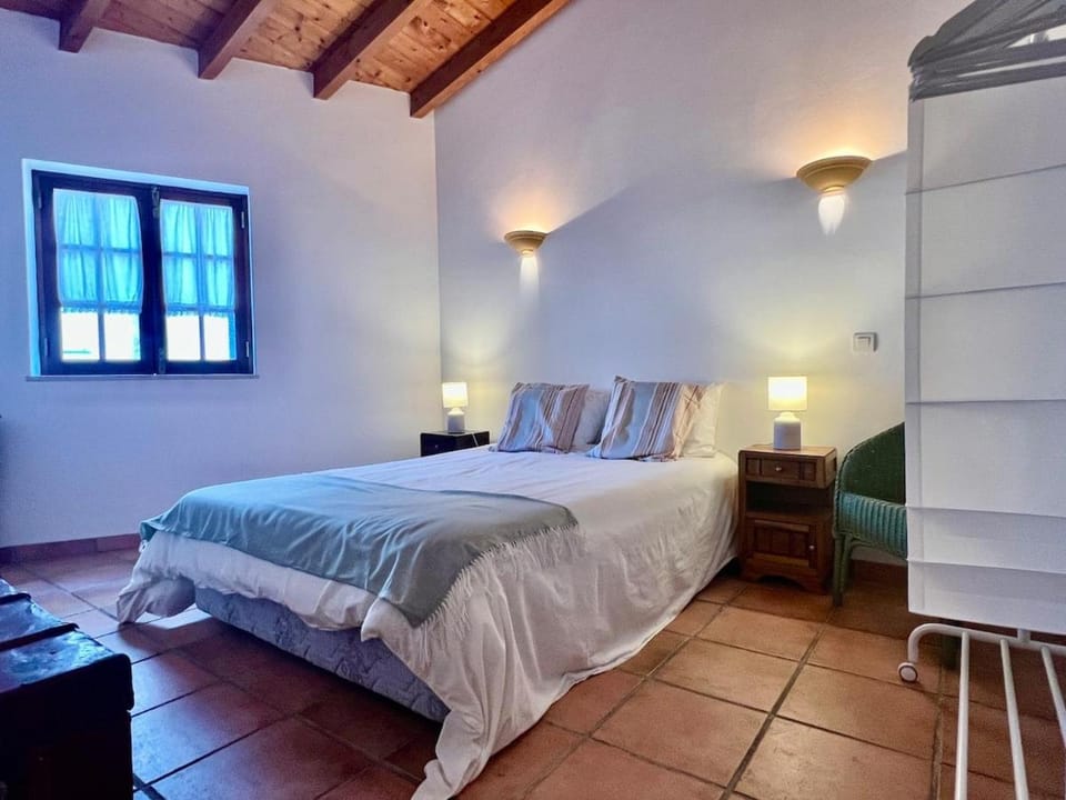 Casa das Rosas de Barão House in Faro District