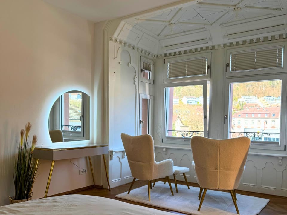 Seating area, Bedroom
