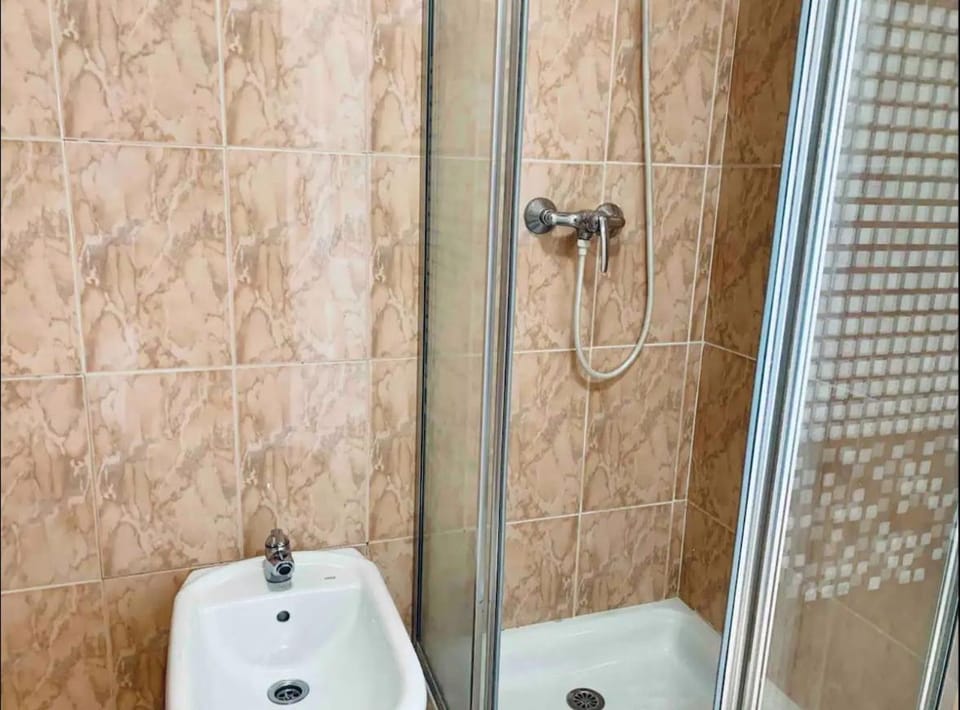 habitación BARAJAS Inn in Madrid